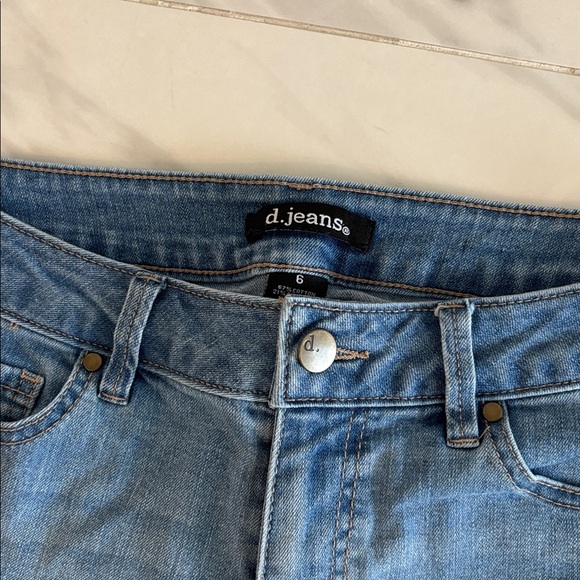 d. jeans Light Blue Denim Jeans. stretches - Picture 5 of 9